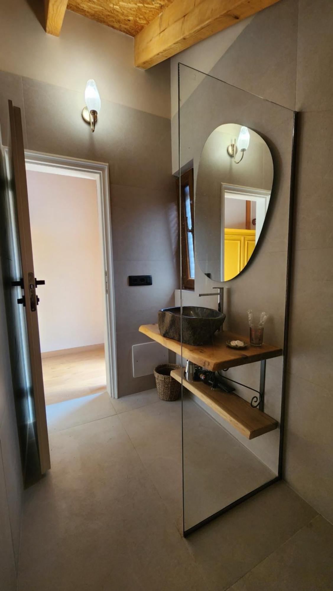 Guesthouse Te Avllia Kelcyre Exteriör bild