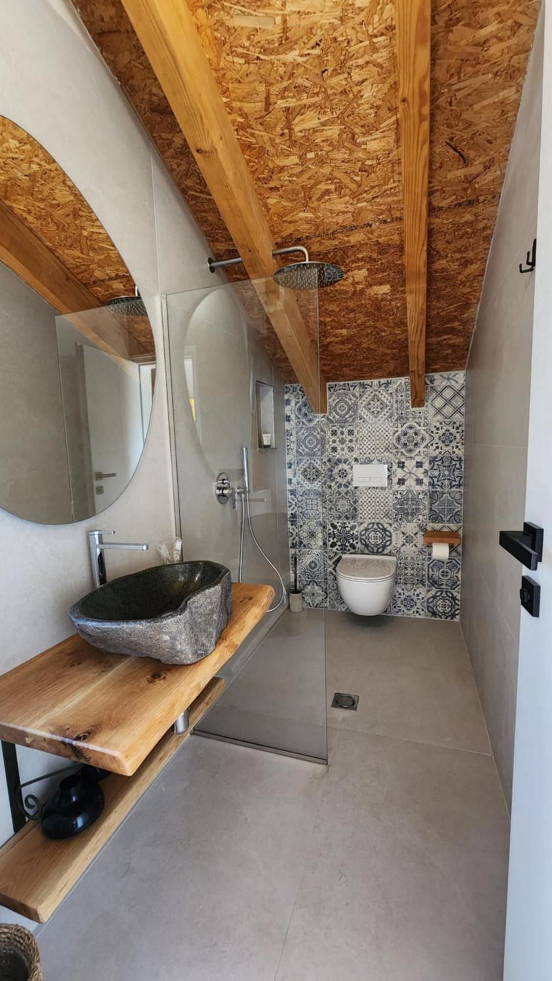 Guesthouse Te Avllia Kelcyre Exteriör bild