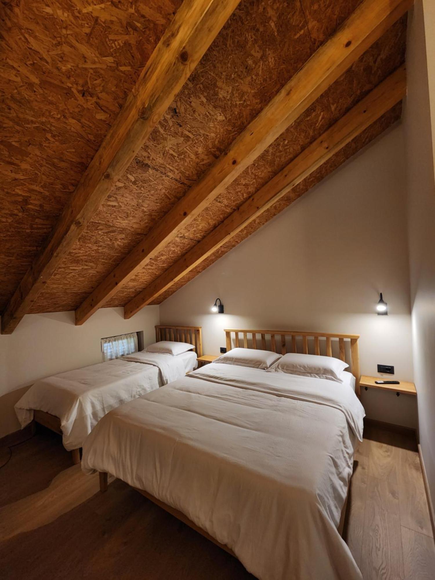Guesthouse Te Avllia Kelcyre Exteriör bild