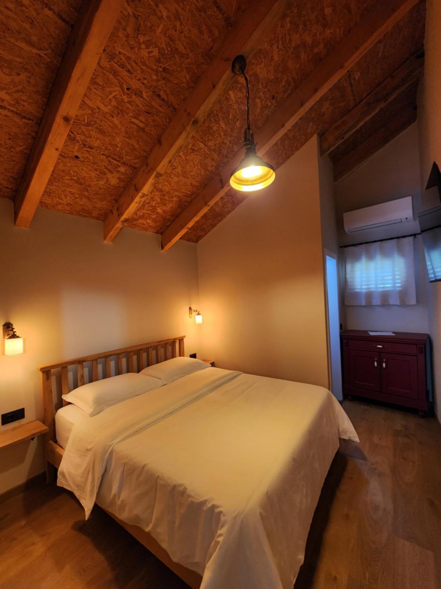 Guesthouse Te Avllia Kelcyre Exteriör bild